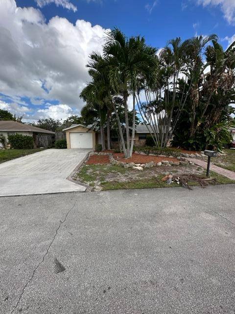 2759 Cambridge RD, Lake Worth, FL 33462