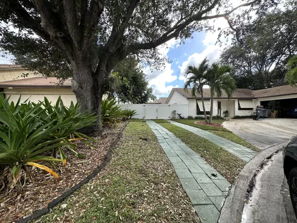 Boca Raton, FL 33428,9940 Floral Park LN