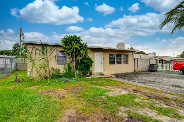 1016 Aspen RD, West Palm Beach, FL 33409