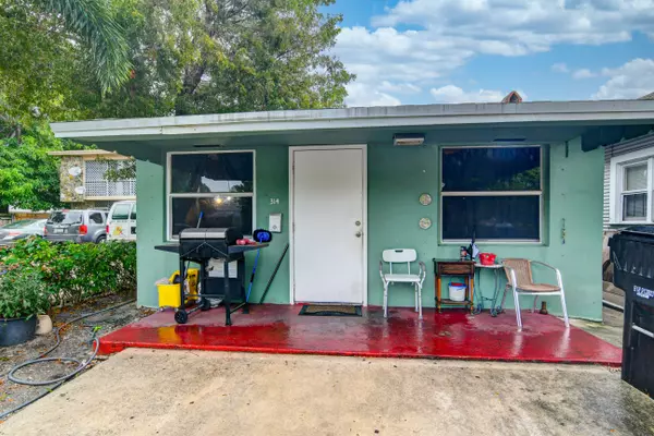 Lake Worth, FL 33460,314 N H ST