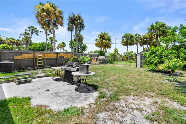 Stuart, FL 34996,420 SE Robalo CT