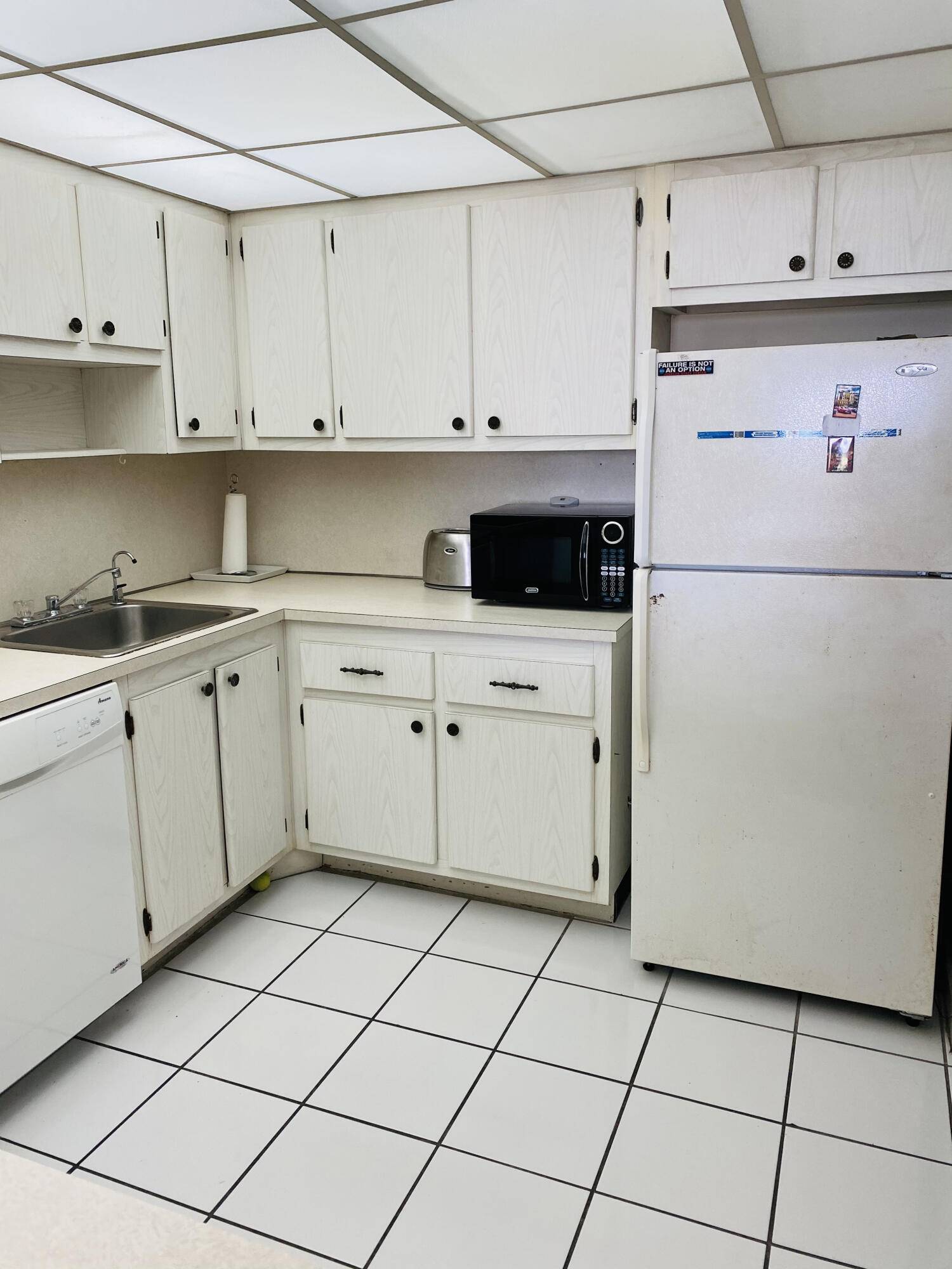 North Miami Beach, FL 33160,16851 NE 23rd AVE A611