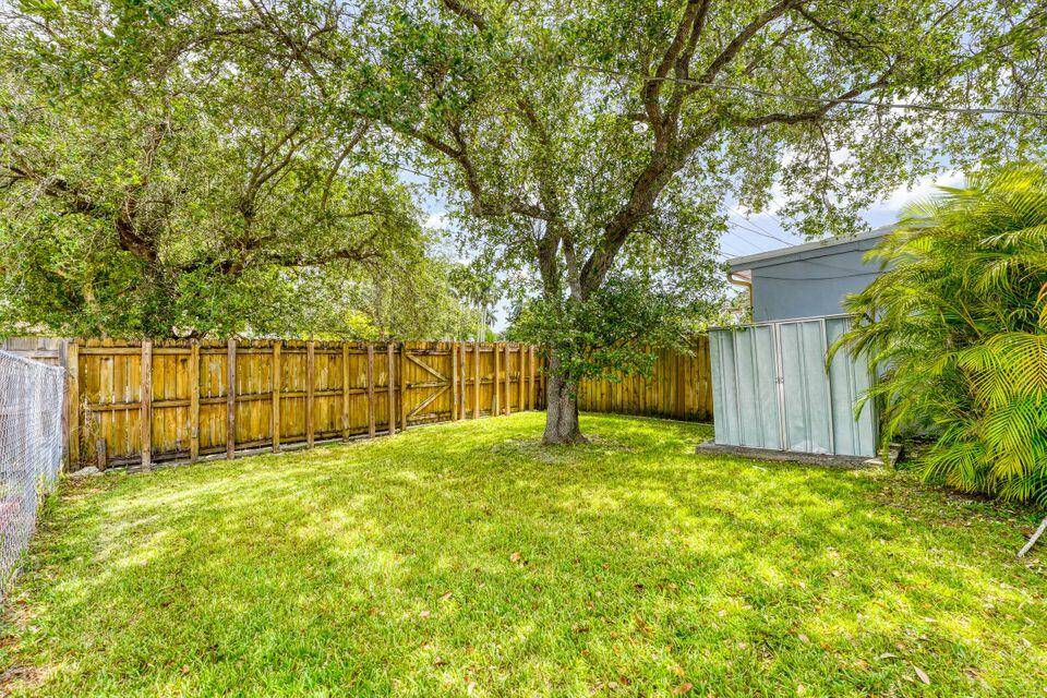 Hollywood, FL 33021,824 N Golf DR