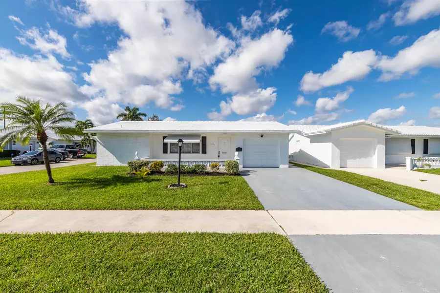 1317 SW 18th ST, Boynton Beach, FL 33426