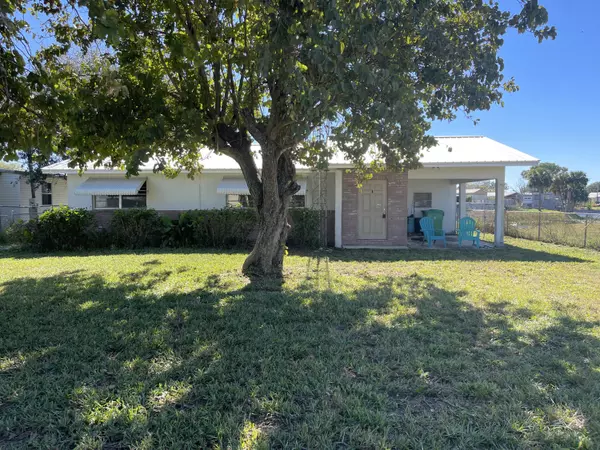 1067 22nd ST, Okeechobee, FL 34974