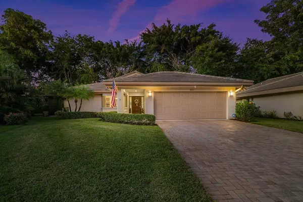 4915 Pine Tree DR, Boynton Beach, FL 33436