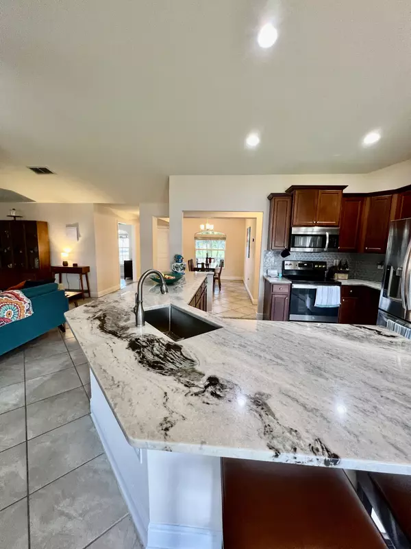Port Saint Lucie, FL 34953,1337 SW Porter RD