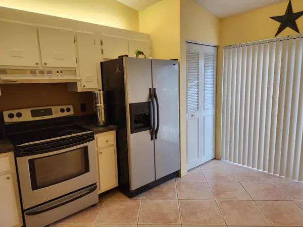 West Palm Beach, FL 33409,1026 Green Pine BLVD G