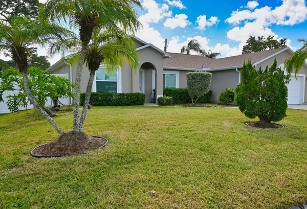 Port Saint Lucie, FL 34983,350 SE Guava TER