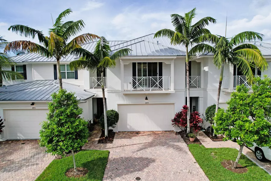 2035 Chelsea PL, Palm Beach Gardens, FL 33418