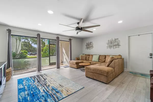 Delray Beach, FL 33444,2395 Jaeger DR 4b