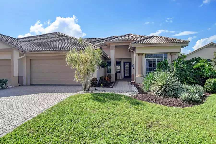 8809 Shoal Creek LN, Boynton Beach, FL 33472