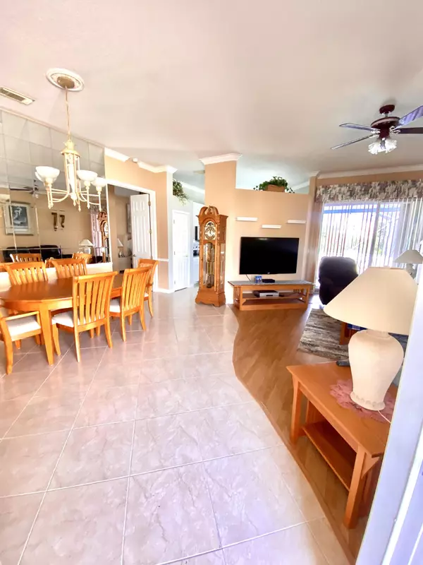 Port Saint Lucie, FL 34986,724 SW Aruba Bay