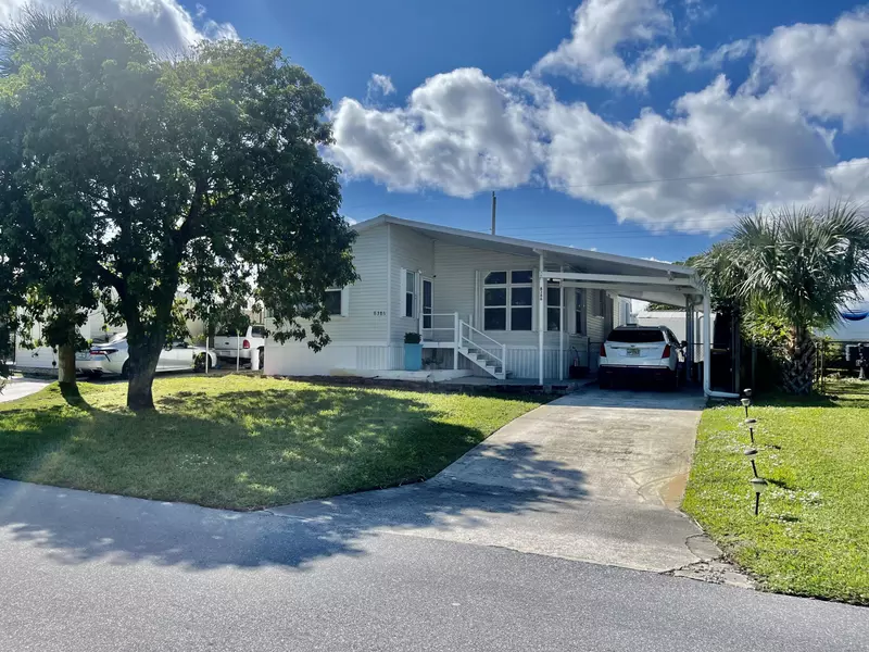 8386 SE Wren AVE, Hobe Sound, FL 33455