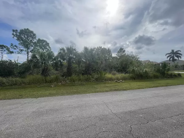 Port Saint Lucie, FL 34987,1733 SW Catalonia ST