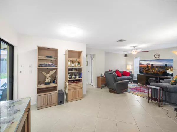 Lake Worth, FL 33462,3059 Tropical TRL