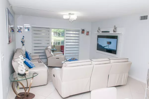 Greenacres, FL 33415,629 Sea Pine WAY E1