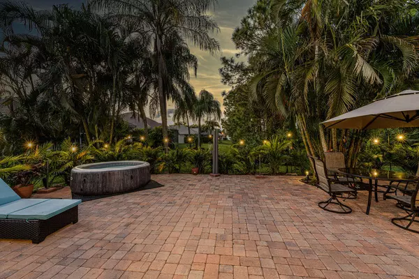 Port Saint Lucie, FL 34986,622 SW Saint Thomas CV