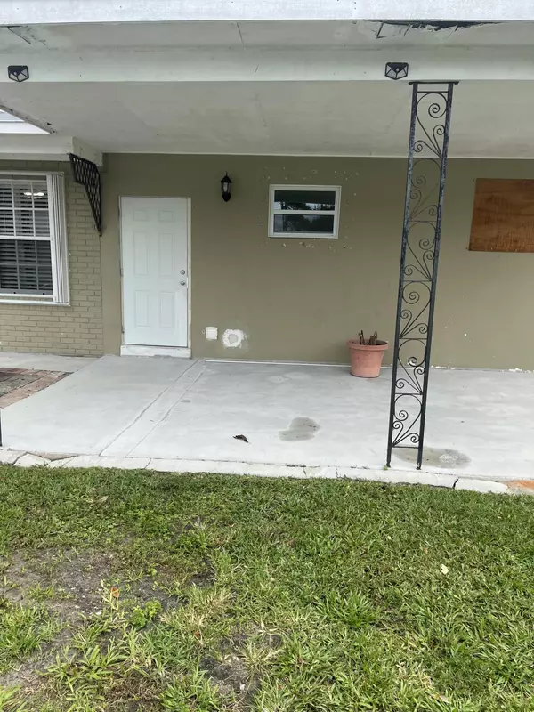 West Palm Beach, FL 33415,714 Mango DR