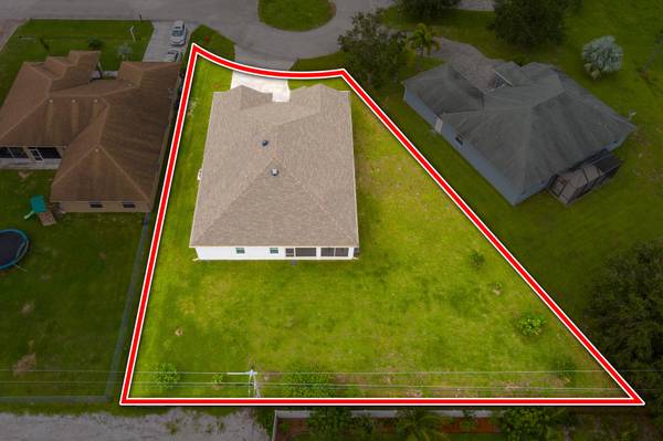 Port Saint Lucie, FL 34953,459 SW Cahoon CT