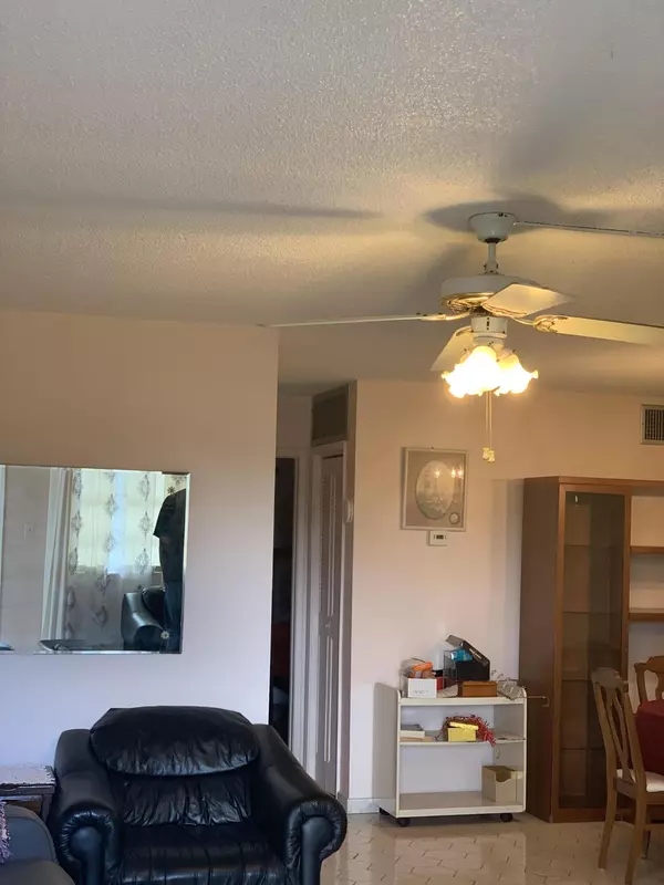 Miami Gardens, FL 33179,175 NE NE 203rd TER 27