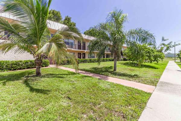 201 NW 32nd CT 108,  Pompano Beach,  FL 33064