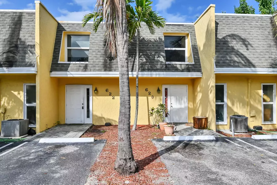 622 SW 1st ST, Boynton Beach, FL 33435