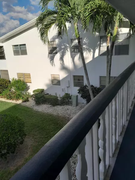 71 Canterbury C 71, West Palm Beach, FL 33417