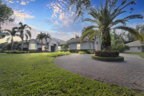 8139 Man O War RD, Palm Beach Gardens, FL 33418