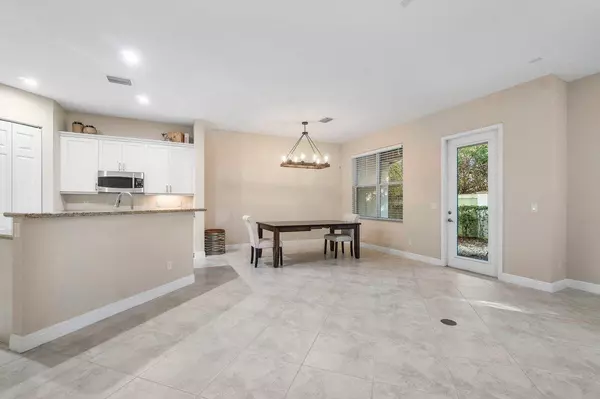 Palm Beach Gardens, FL 33418,5280 Cambridge CT