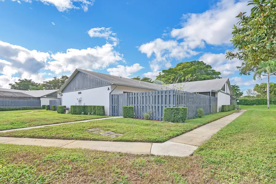 1182 Shibumy CIR A, West Palm Beach, FL 33415