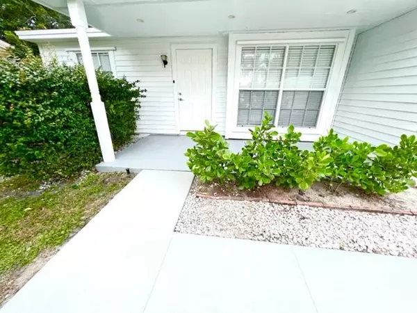 Boynton Beach, FL 33472,5372 Courtney CIR