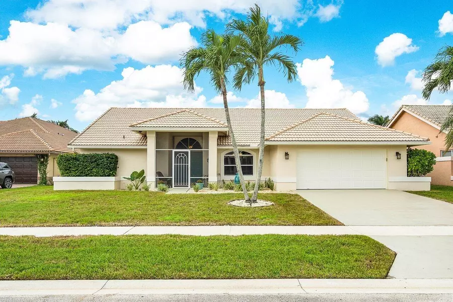 6425 Hudson Bay LN, Lake Worth, FL 33467