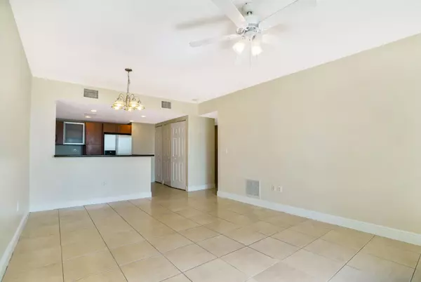 West Palm Beach, FL 33401,610 Clematis ST 718