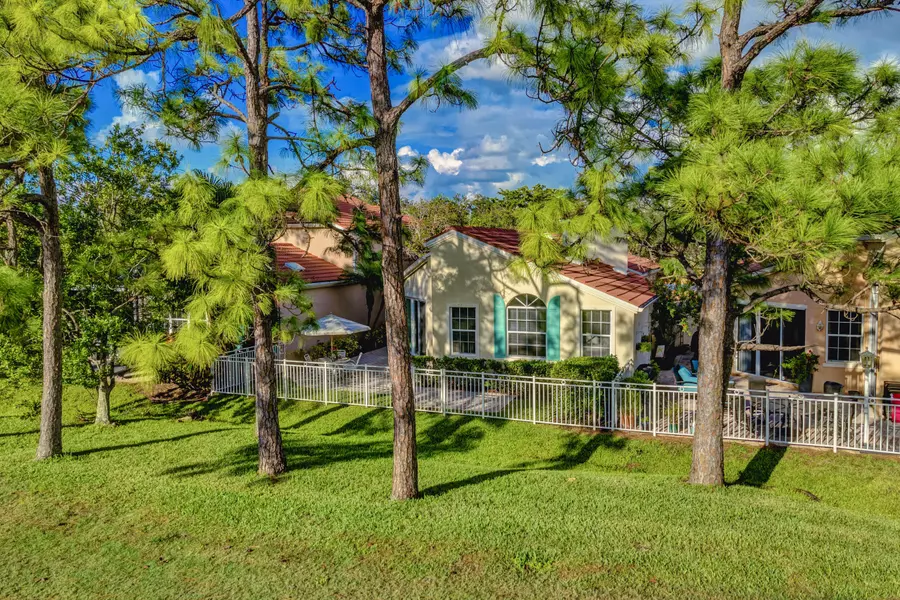 42 Via Del Corso, Palm Beach Gardens, FL 33418