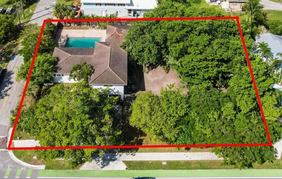 2402 Seacrest BLVD, Delray Beach, FL 33444