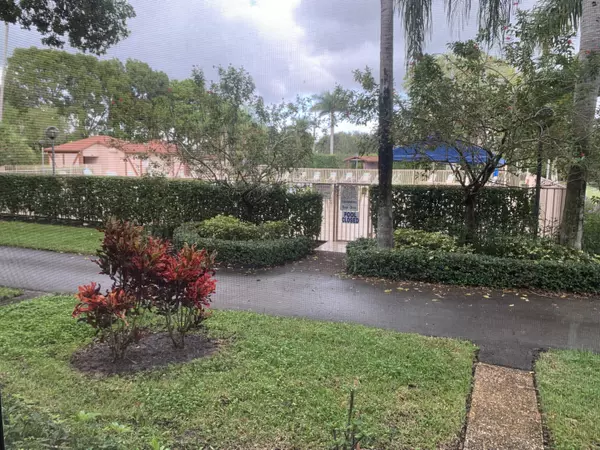 Delray Beach, FL 33446,7341 Amberly LN #104