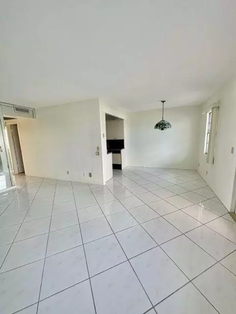 Boca Raton, FL 33434,4037 Cornwall B