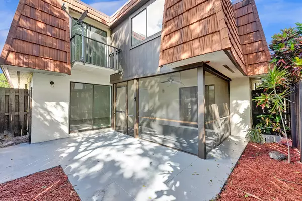 Greenacres, FL 33415,2228 White Pine CIR Apt C