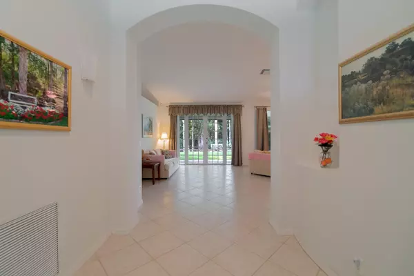 Royal Palm Beach, FL 33411,116 Chestnut CIR