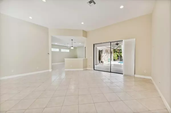 West Palm Beach, FL 33411,1867 Gulfstream WAY