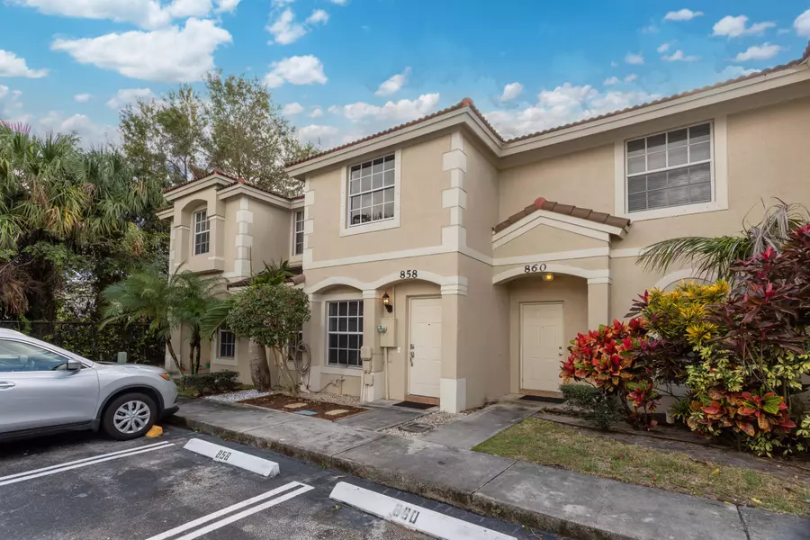 858 Summit Lake DR, West Palm Beach, FL 33406