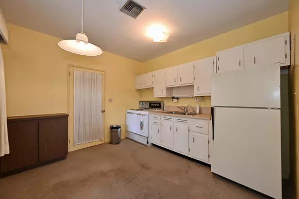 West Palm Beach, FL 33407,925 31st ST