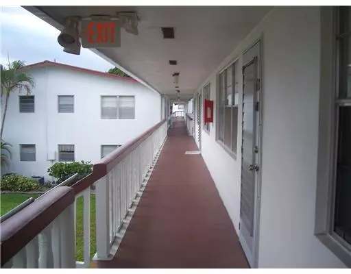 West Palm Beach, FL 33417,145 Canterbury F