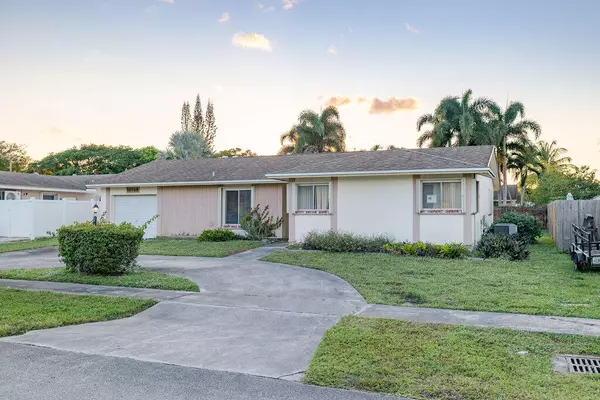 10749 Shady Pond LN, Boca Raton, FL 33428