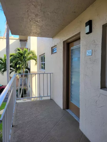 300 NE 26th AVE 201, Boynton Beach, FL 33435