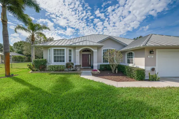 Sebastian, FL 32958,562 Periwinkle DR