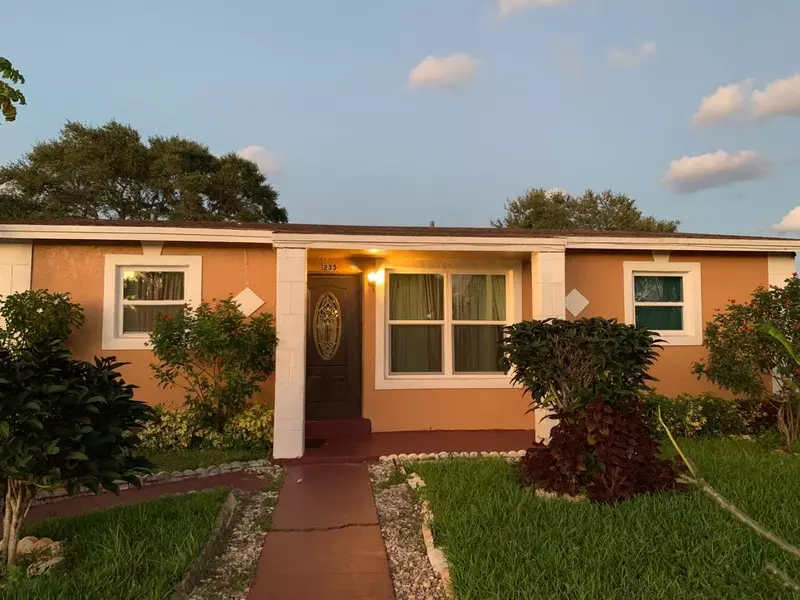 235 NW 28th AVE, Boynton Beach, FL 33435