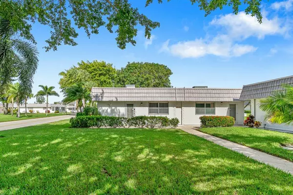 120 Valencia E,  Delray Beach,  FL 33446