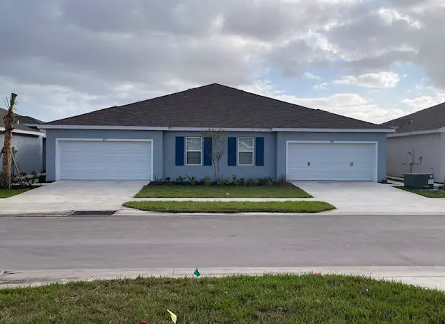 Fort Pierce, FL 34981,837 Persimmon PL